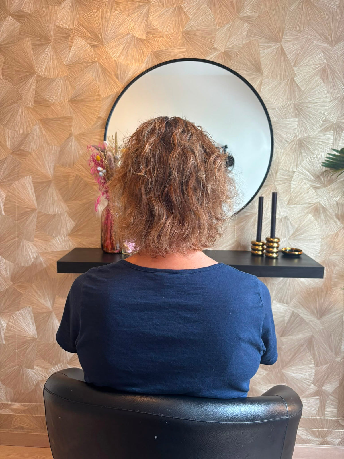 Genius wefts 150 g, gezet bij een verse kleurbehandeling.