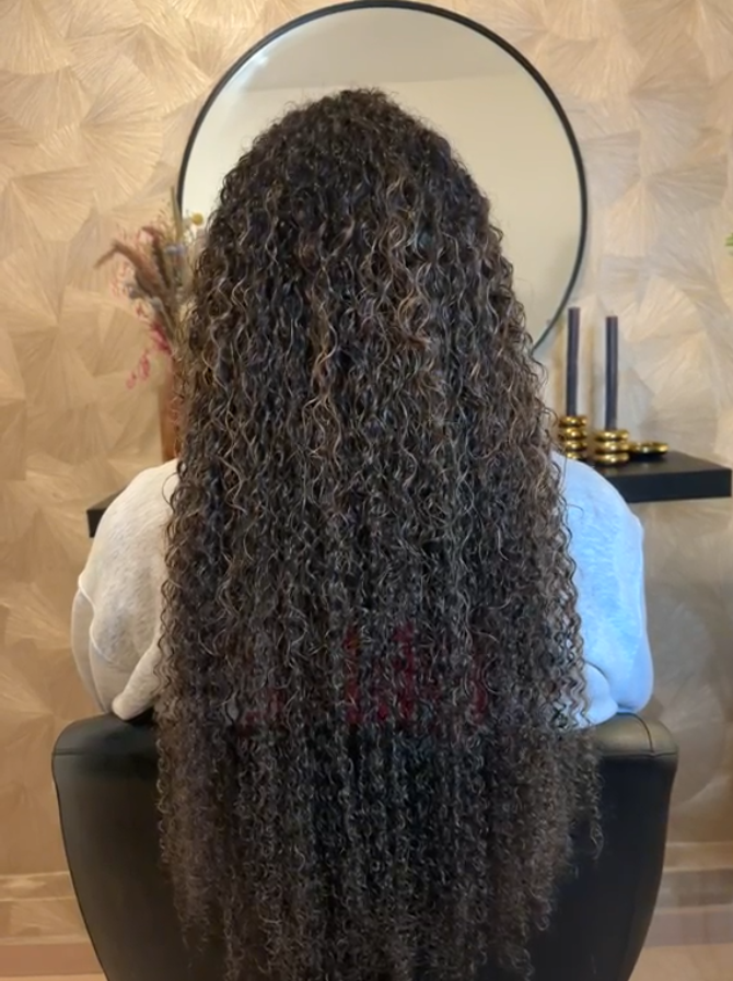 Curly wefts 200 g. Lange, Natte bos krullen.